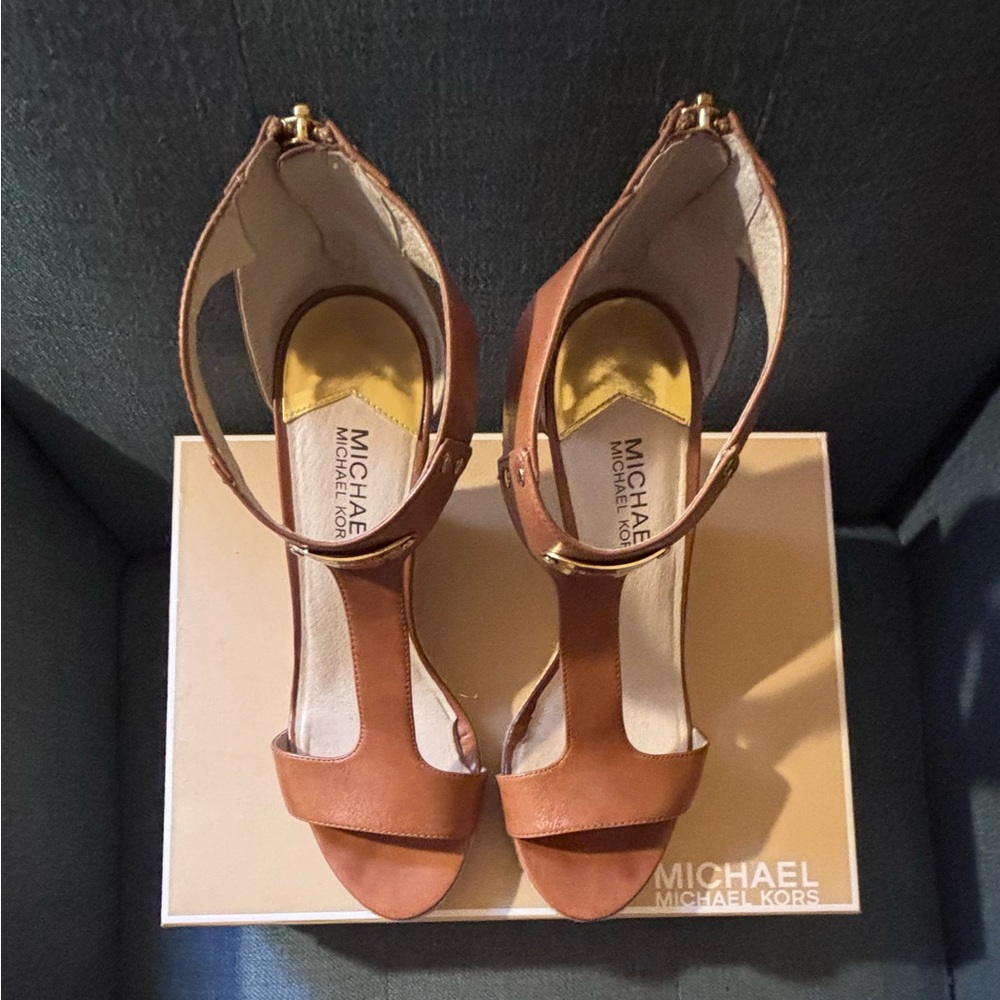 Michael kors tan leather espadrilles.  Perfect for day or night